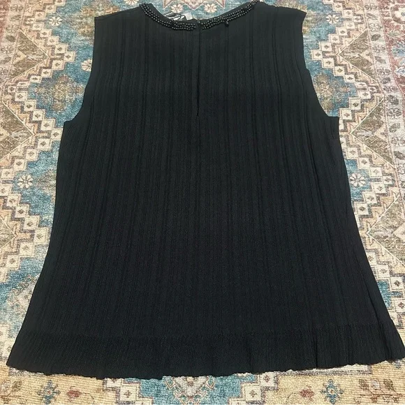 NWT deadstock Black pleated sleeveless blouse with beaded collar size XL - Picture 7 of 7